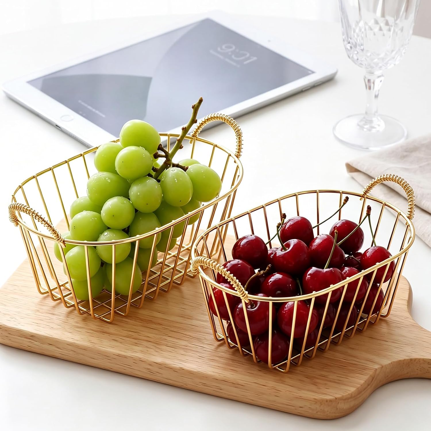 Gold 24 Pack Wire Basket Set 7.3 x 4.6 x 3.4'' Inch Reusable Oval Metal Fast Food Baskets with Handle Bread Boxes for Fruit, Burger, Sandwich, Fried Chicken, French Fries, Potato Chips